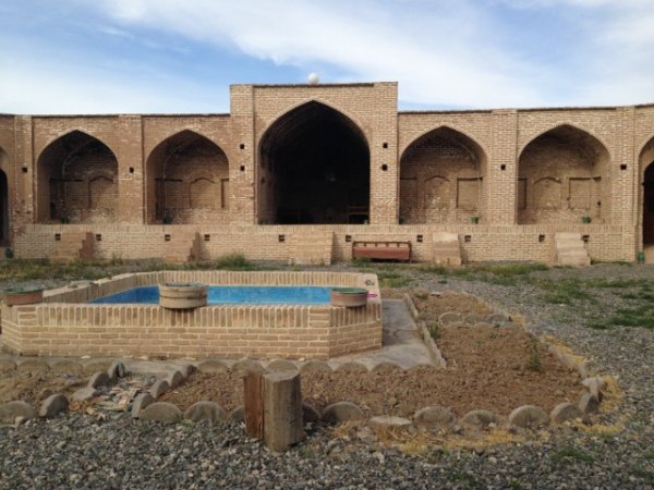 فراخوان تور یک روزه گلاب گیری شهر کاشان و بازدید از شهر زیرزمینی نوش آباد و کاروانسرای تاریخی پاسنگان
